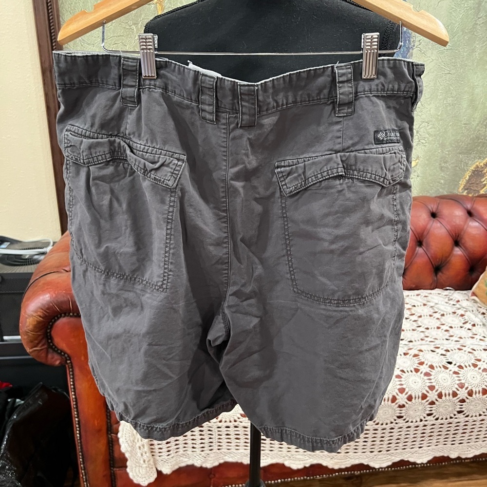 Columbia Men's Charcoal Cargo Shorts